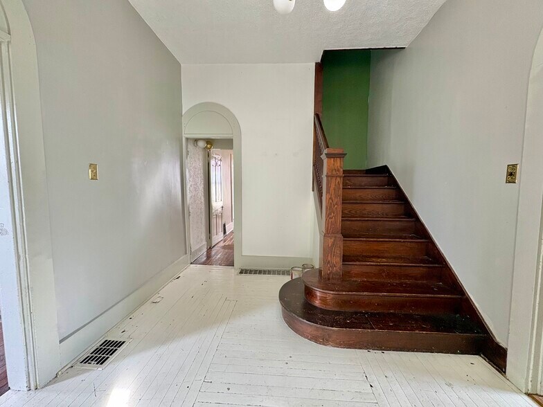More Photos Of 9 E Canal St, Troy General Retail For Sale
