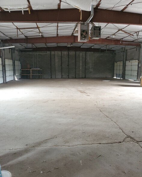 More Photos Of 2046 Keystone Dr, Springfield Industrial For Sale