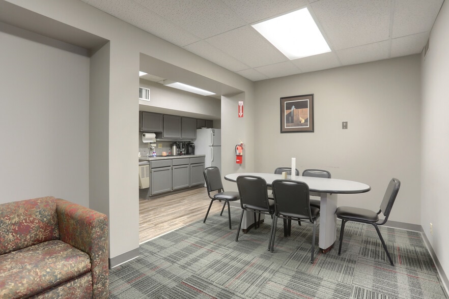 More Photos Of 44 N 8th St, Lebanon Office For Sale