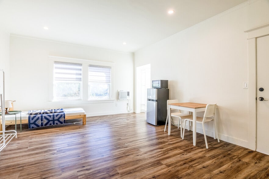 More Photos Of 939 S Wilton Pl, Los Angeles Apartments For Sale