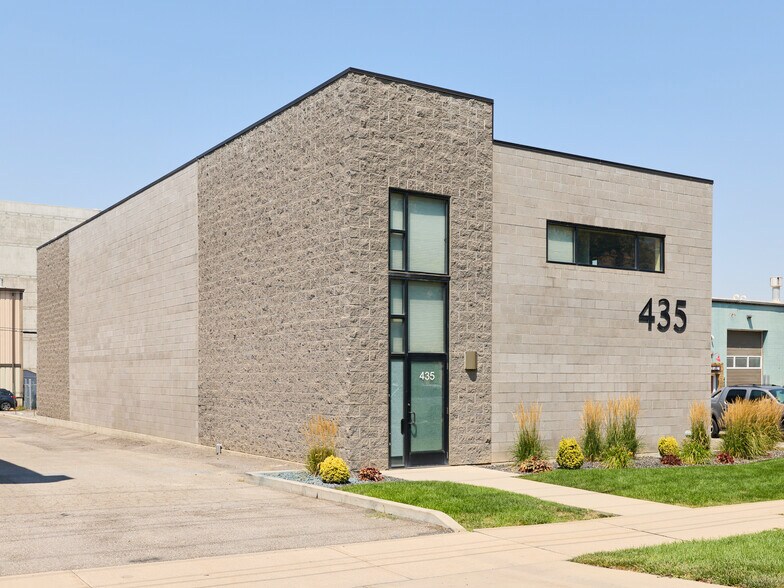 More Photos Of 435 N 400 W, Salt Lake City Light Manufacturing For Sale