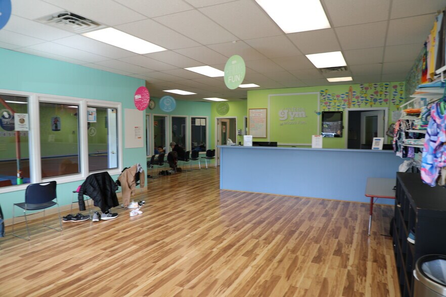 More Photos Of 217 Clarksville Rd, West Windsor Storefront For Lease