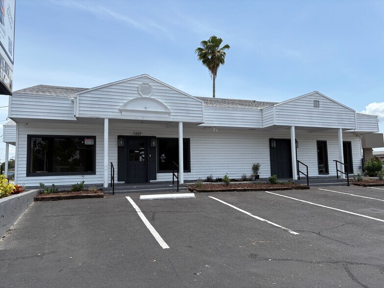 More Photos Of 5897 Memorial Hwy, Tampa Storefront Retail Office For Lease