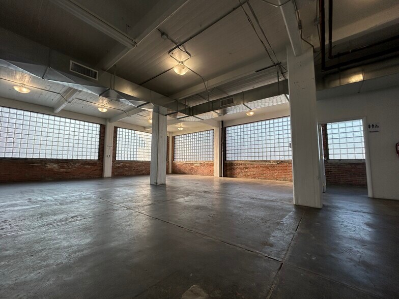 More Photos Of 1645 Blue Rock St, Cincinnati Light Manufacturing For Lease