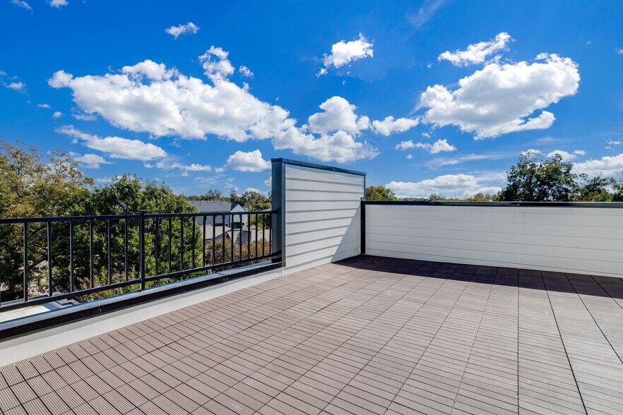 More Photos Of 6001 Lewis St, Dallas Apartments For Sale