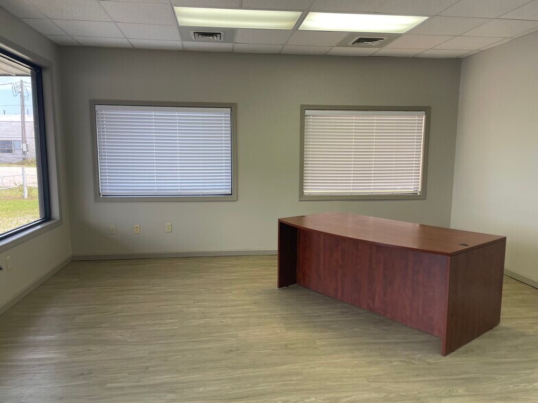 More Photos Of 3207 E Nettleton Ave, Jonesboro Office For Lease