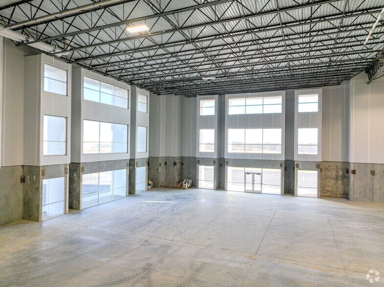 More Photos Of 400 Trey St, Jeffersonville Distribution For Lease