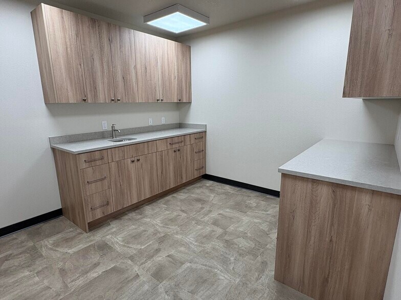 More Photos Of 1107 W Ironwood Dr, Coeur d'Alene Office For Lease