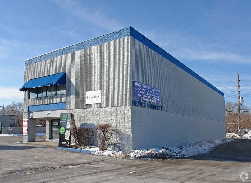 More Photos Of 737-739 N Mayfair Rd, Milwaukee Office For Sale