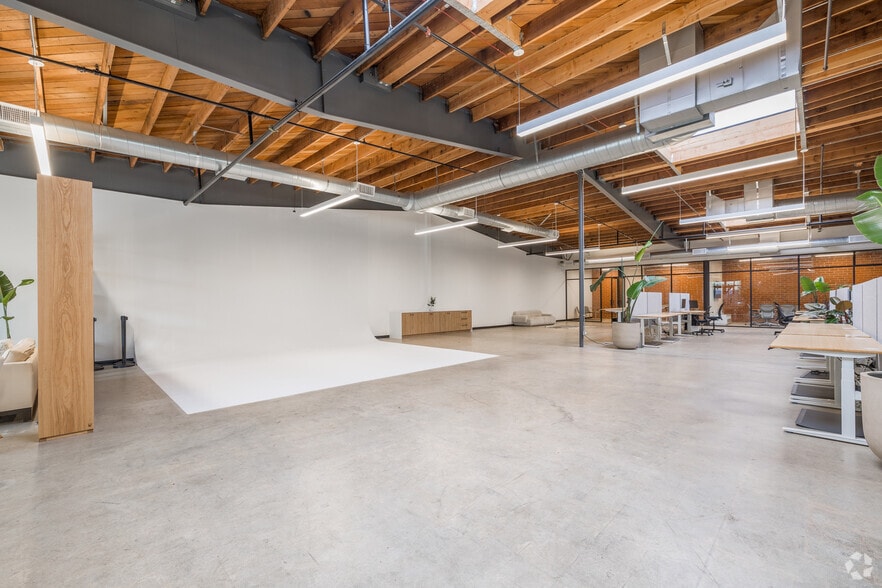More Photos Of 12820 Panama St, Los Angeles Showroom For Sale
