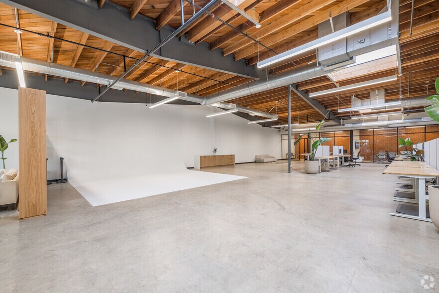 More Photos Of 12820 Panama St, Los Angeles Showroom For Sale