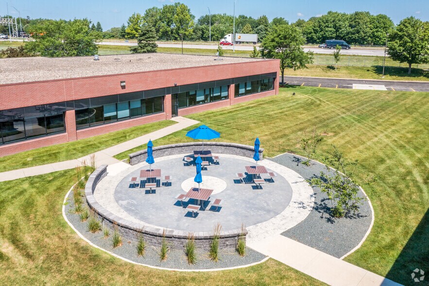 More Photos Of 7745 Office Plaza Dr, West Des Moines Office For Lease