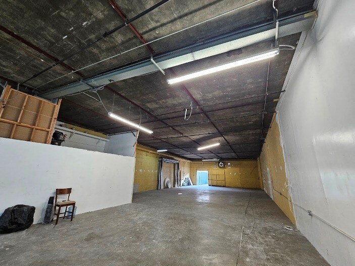 More Photos Of 590 E 16th St, Los Angeles Manufacturing For Lease