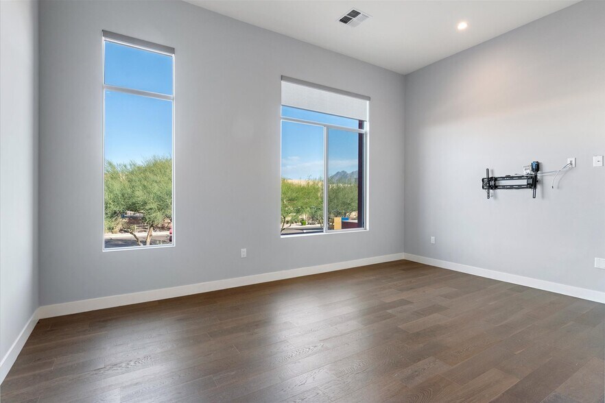 More Photos Of 16580 N 92nd St, Scottsdale Office Residential For Lease