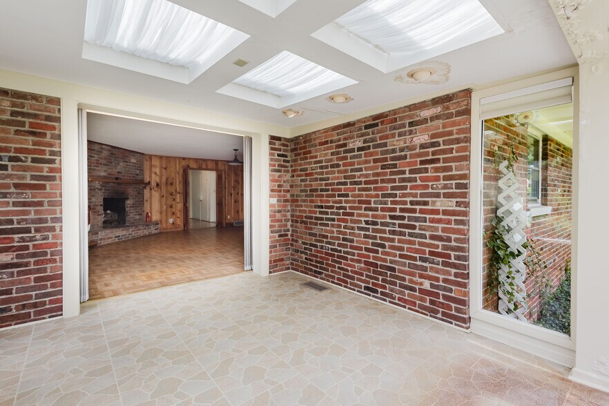 More Photos Of 3025 Breckenwood Dr, Lexington Multifamily For Sale