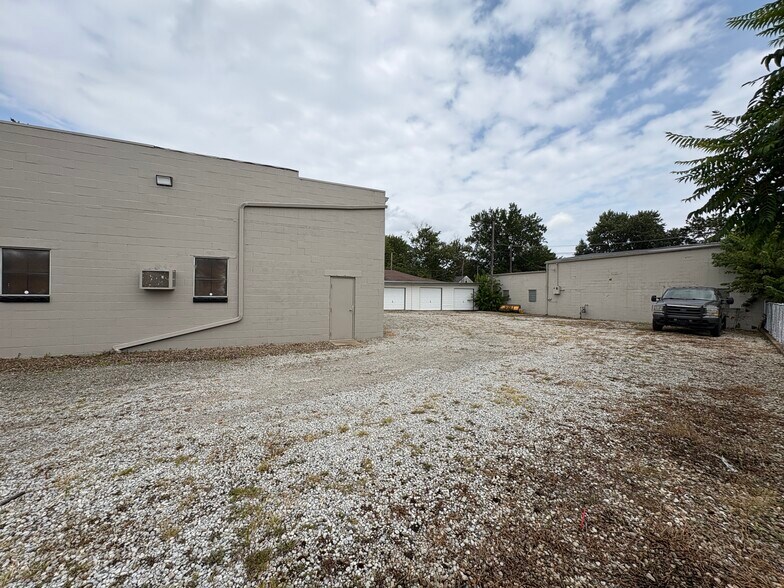 More Photos Of 4964 Yukon St NW, Canton Industrial For Sale
