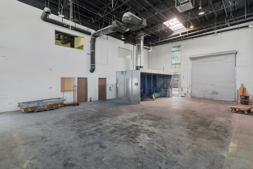 More Photos Of 4030 E Post Rd, Las Vegas Warehouse For Sale