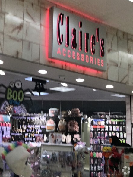 More Photos Of 22 Clifton Country Rd, Clifton Park Unknown For Lease