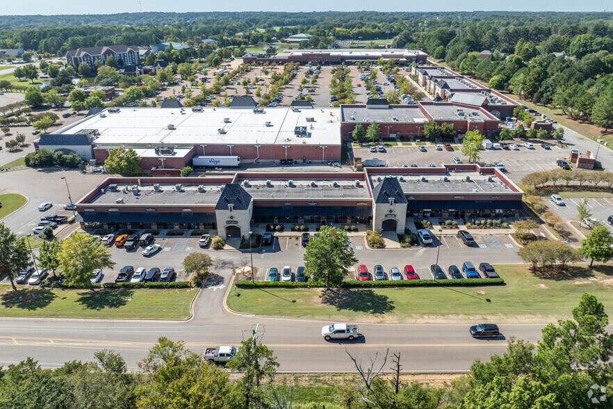 More Photos Of 119 Colony Crossing Way, Madison General Retail For Lease