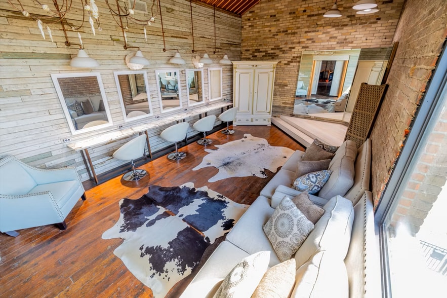 More Photos Of 324 E Broad St, Texarkana Lodge Meeting Hall For Sale