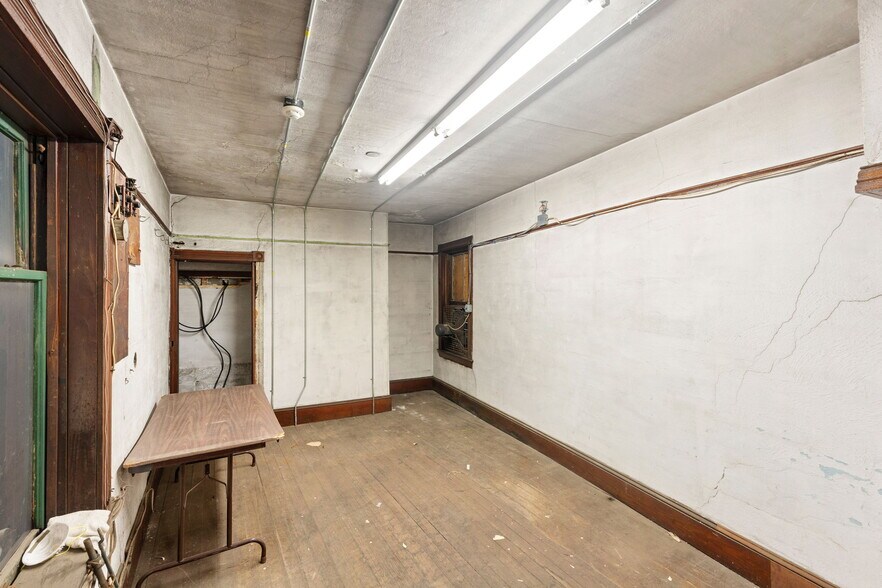 More Photos Of 1072 Main St, West Warwick Office For Sale