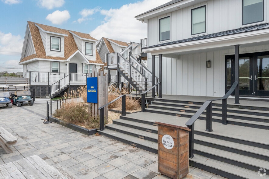 More Photos Of 25 Cayuga Walk, Ocean Bay Park Hotel For Sale