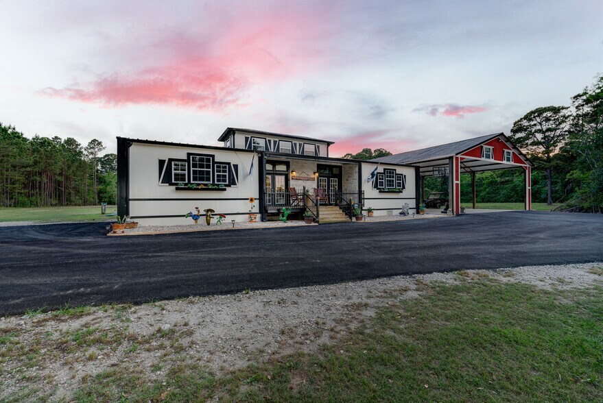 More Photos Of 4388 County Road 197, Alvin Specialty For Sale