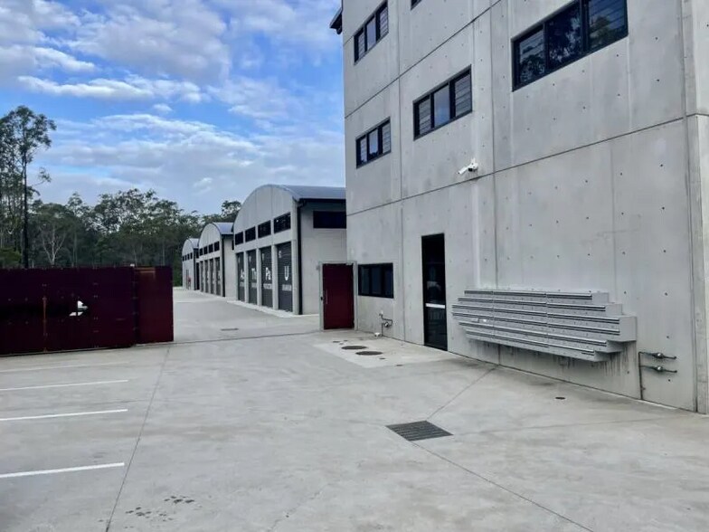 More Photos Of 2 Warren Rd, Warnervale Warehouse For Lease