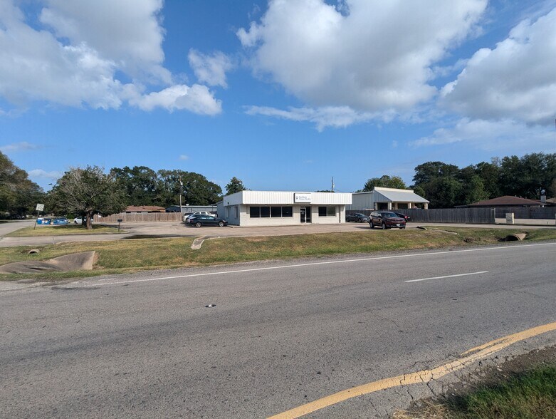 More Photos Of 2348 Highway 69 N, Nederland Office For Sale