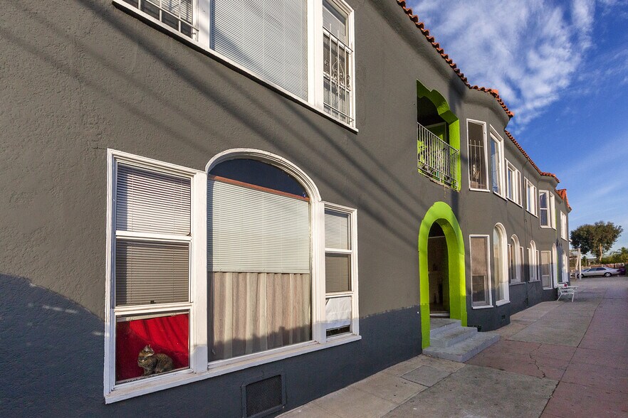 More Photos Of 1735 E 10th St, Long Beach Apartments For Sale