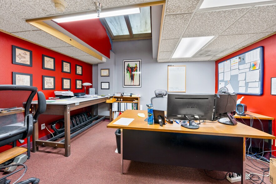 More Photos Of 700 NW Dimmick St, Grants Pass Specialty For Sale