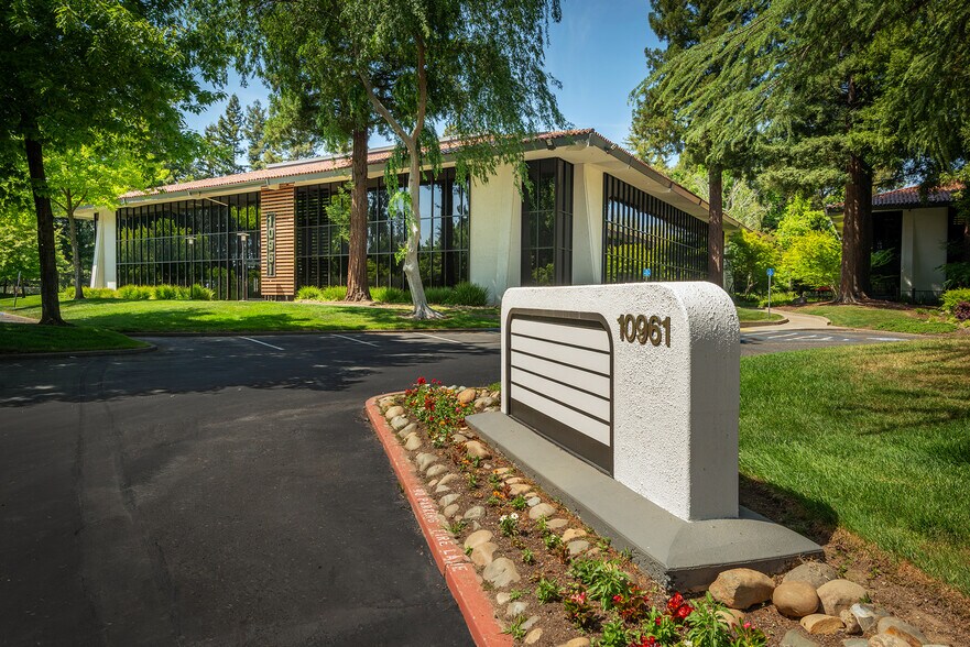 More Photos Of 10961 Sun Center Dr, Rancho Cordova Office For Sale