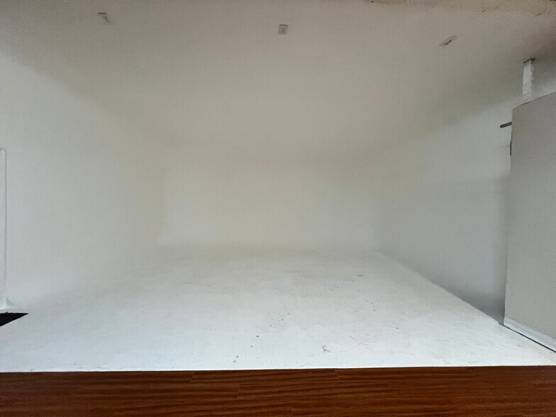 More Photos Of 709-711 Mission Ave, Oceanside Storefront For Lease