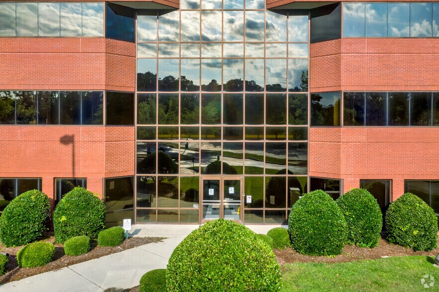 More Photos Of 7 Technology Cir, Columbia Office For Sale