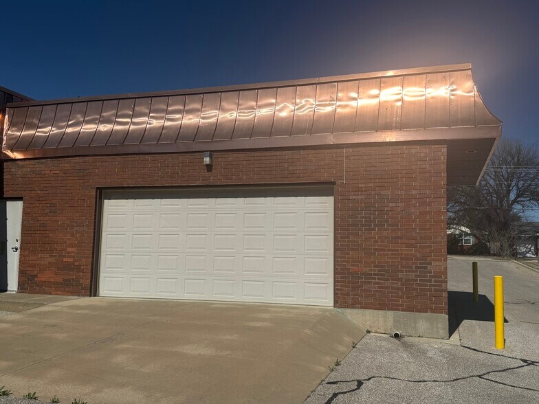 More Photos Of 2644 NW 63rd St, Oklahoma City Bank For Sale