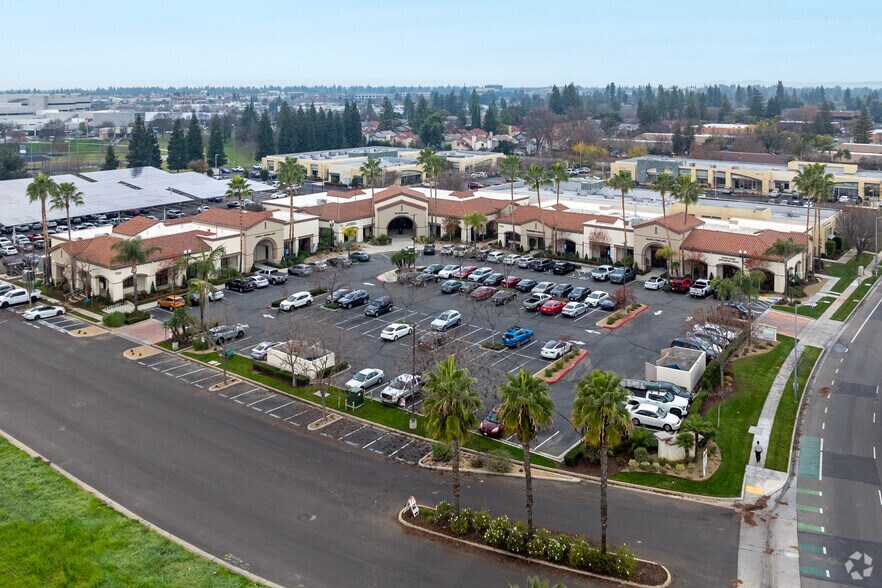 More Photos Of 7215 N 1st St, Fresno Loft Creative Space For Lease