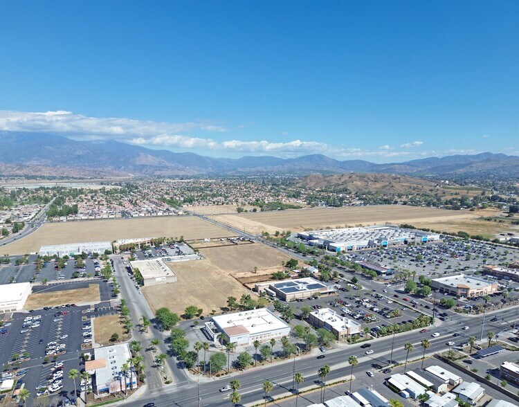 More Photos Of 1605 S San Jacinto Ave, San Jacinto Drugstore For Sale