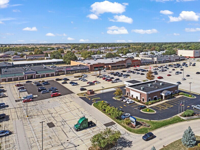 More Photos Of 1201-1335 Savoy Plaza Ln, Savoy General Retail For Lease