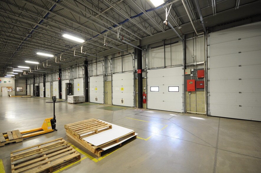 More Photos Of 100 Marketing Way, Suffield Manufacturing For Sale