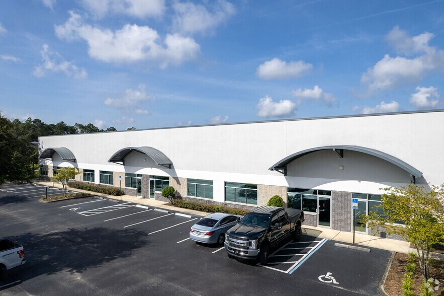 More Photos Of 5605 Florida Mining Blvd S, Jacksonville Warehouse For Lease