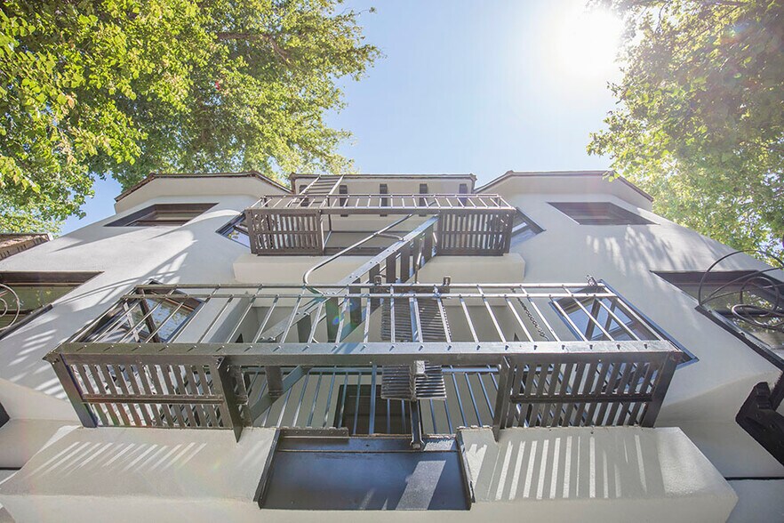 More Photos Of 2109-2111 J St, Sacramento Apartments For Lease