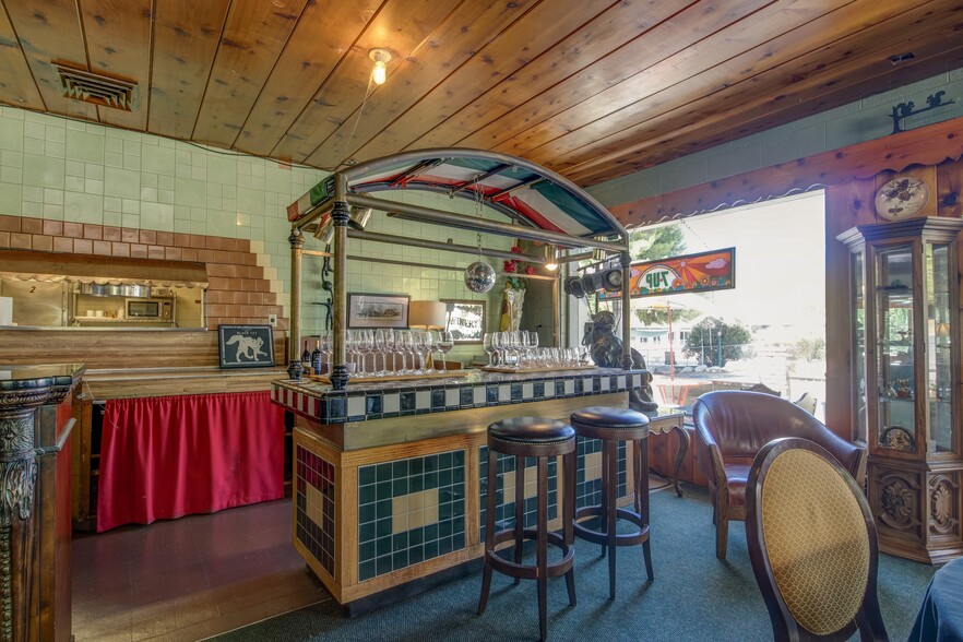 More Photos Of 13383 Sierra Way, Kernville Hotel For Sale