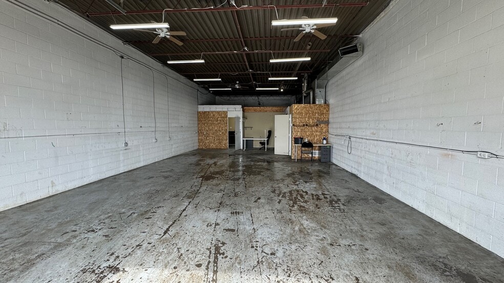 More Photos Of 1247 36th Ave NE, Calgary Warehouse For Sale