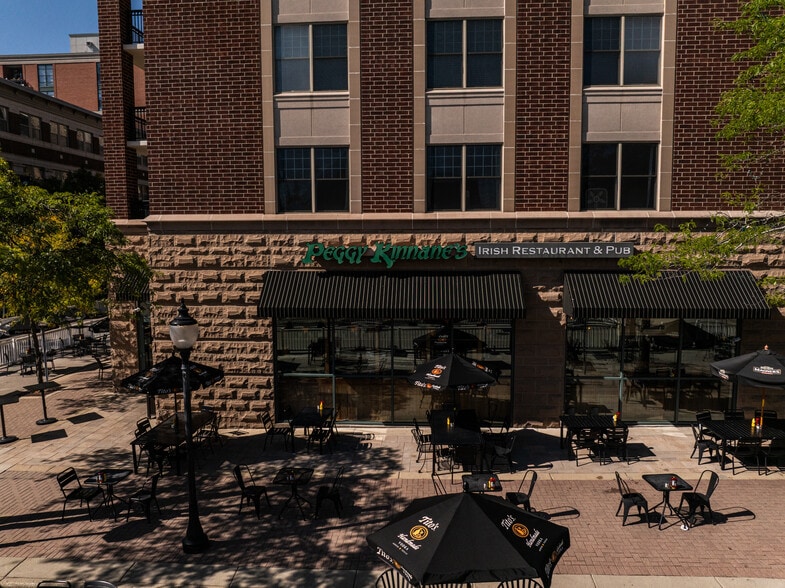 More Photos Of 8 N Vail Ave, Arlington Heights General Retail For Lease