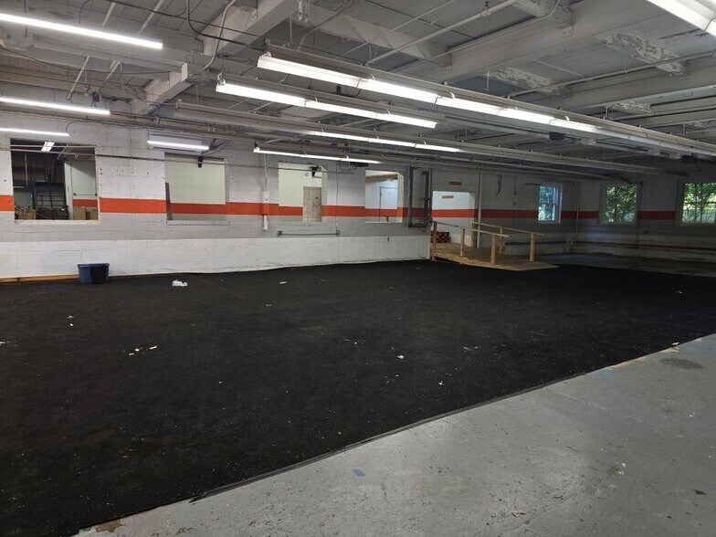 More Photos Of 213 Main St, Charlestown Service For Lease
