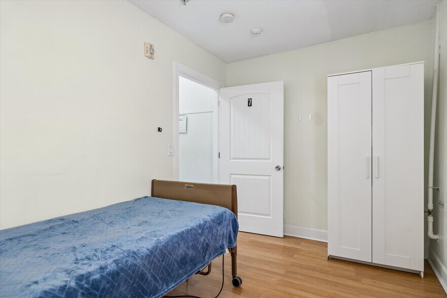 More Photos Of 2421 E Cairo Dr, Tempe Healthcare For Sale