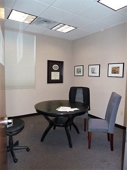More Photos Of 930 W Ralph Hall Pky, Rockwall Medical For Lease