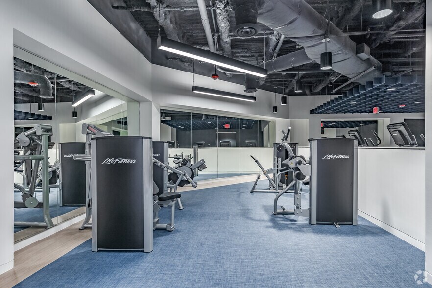 More Photos Of 8100 Boone Blvd, Vienna Office For Sale