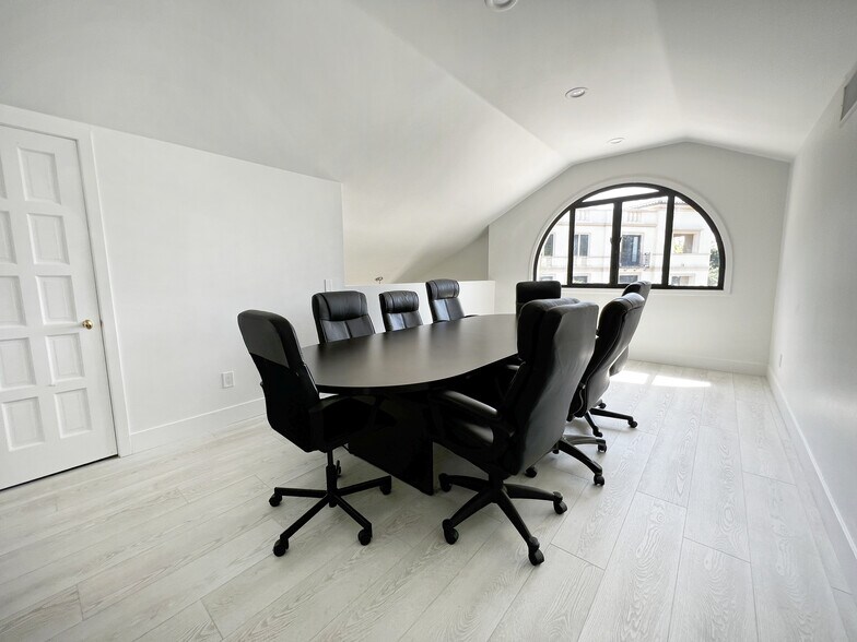 More Photos Of 4766 Park Granada, Calabasas Medical For Lease