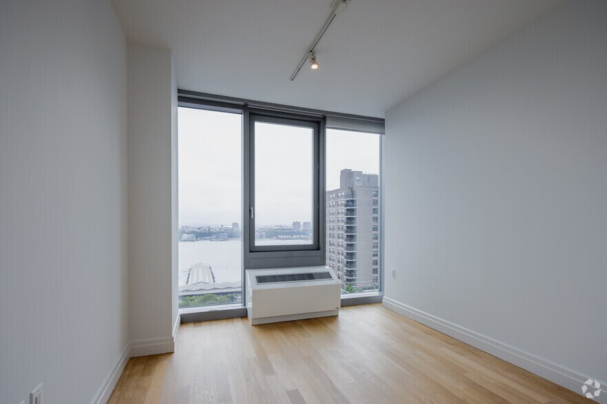 More Photos Of 550 W 54th St, New York Apartments For Lease